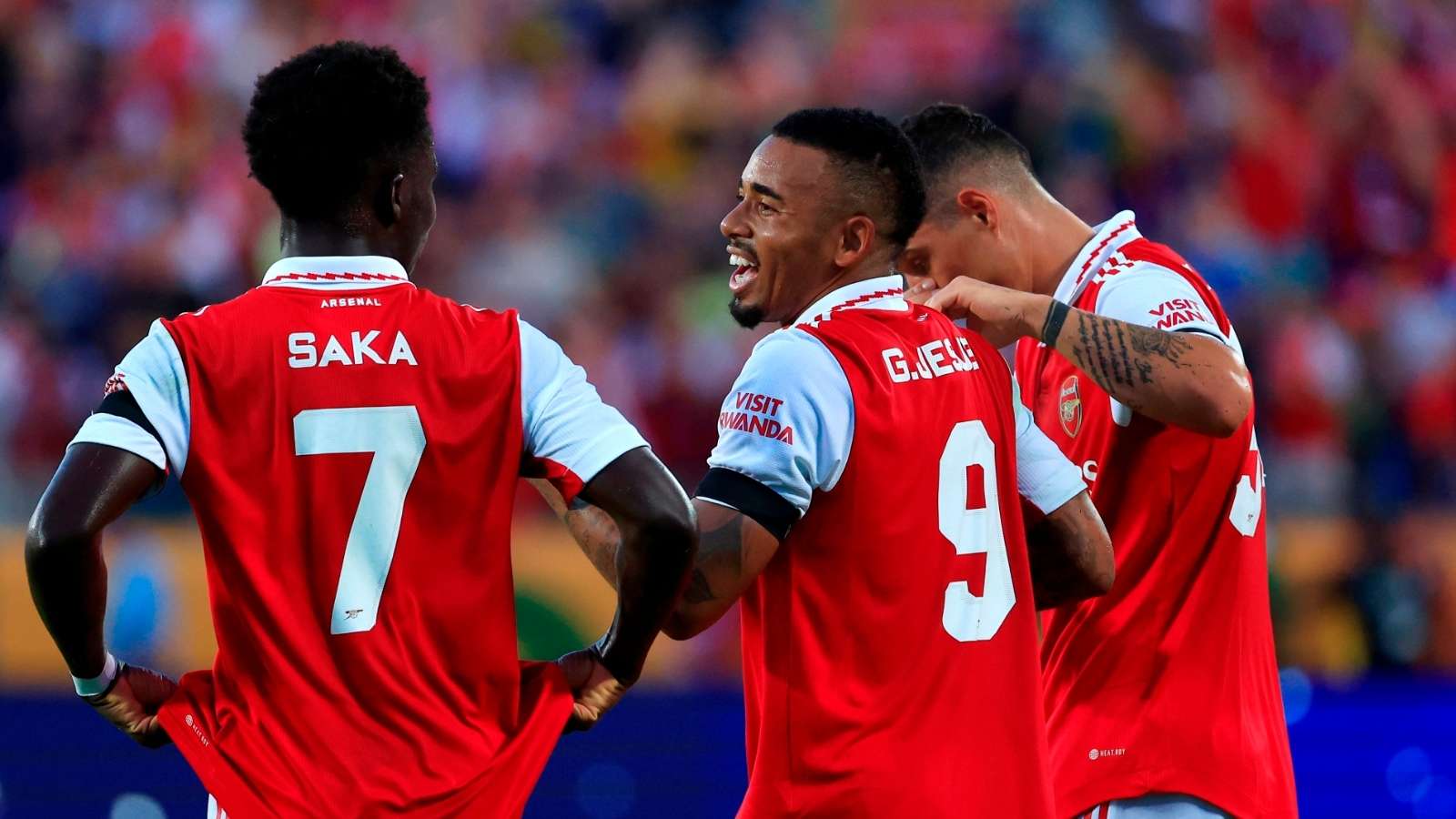 场地自行车女子争先赛决赛激烈角逐冠军诞生